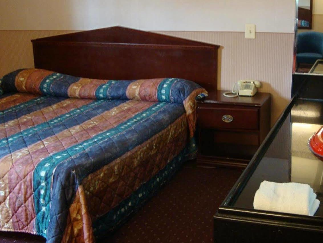 Riviera Motor Inn Brooklyn ニューヨーク エクステリア 写真