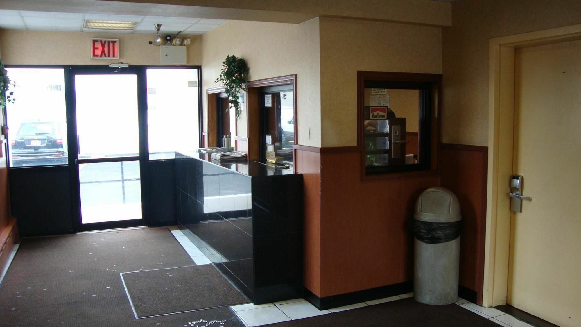 Riviera Motor Inn Brooklyn ニューヨーク エクステリア 写真